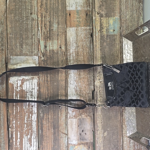 Coach Signature Black Swingpack Crossbody Bag, Silver Hangtag, NWOT - Picture 1 of 6